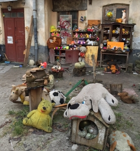 The Yard of Lost Toys, Lviv, learning Ukrainian language